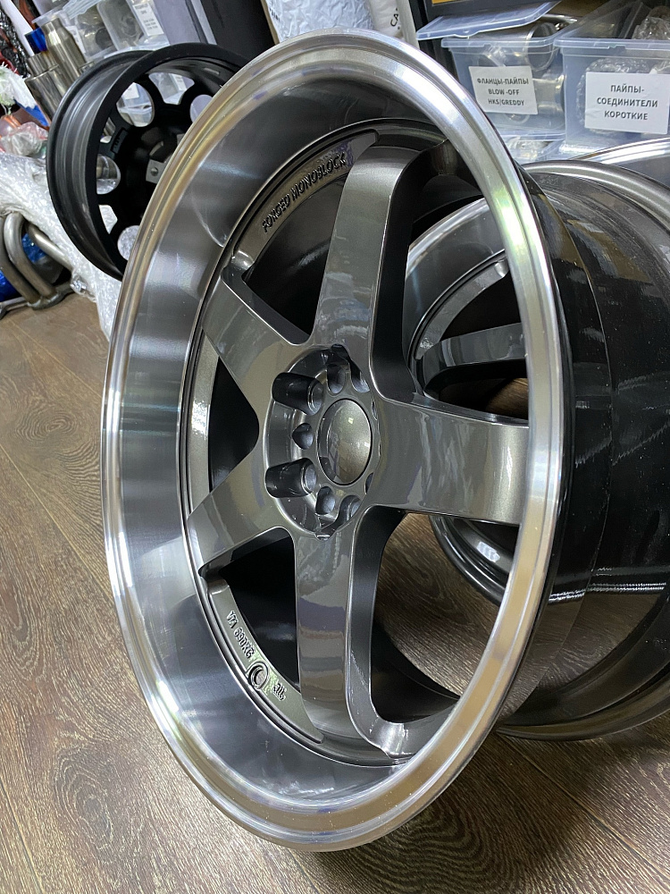 картинка Новые диски Style Nismo LM R18 J9.5 ET12 5x100/5x114,3 от магазина  StreetTuning