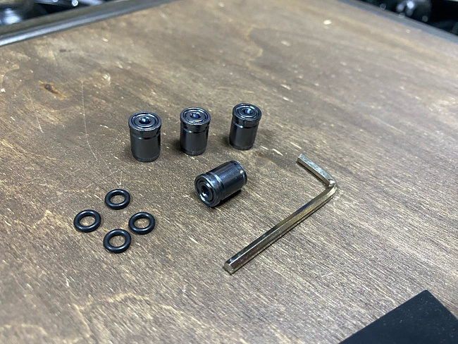 картинка Колпачки на ниппеля, под 6-гранник, цвет серый магазин  StreetTuning 