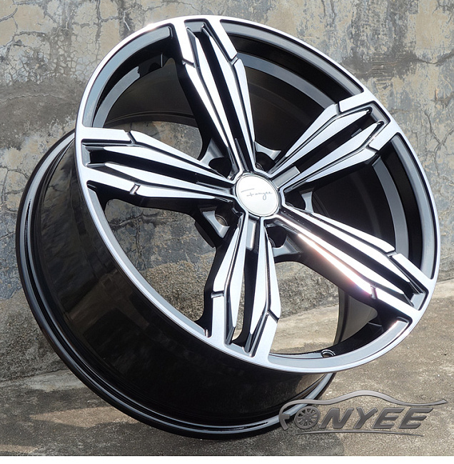 картинка Новые диски Dibite R18 5x114,3 ET35 J8 черные магазин  StreetTuning 