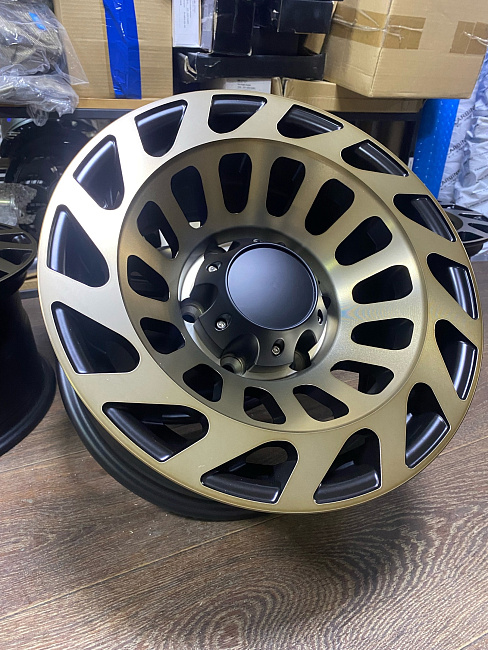 картинка Новые диски Black Rhino Madness R15 J8 ET (-10) 6X139.7 ЦО 108 магазин  StreetTuning 